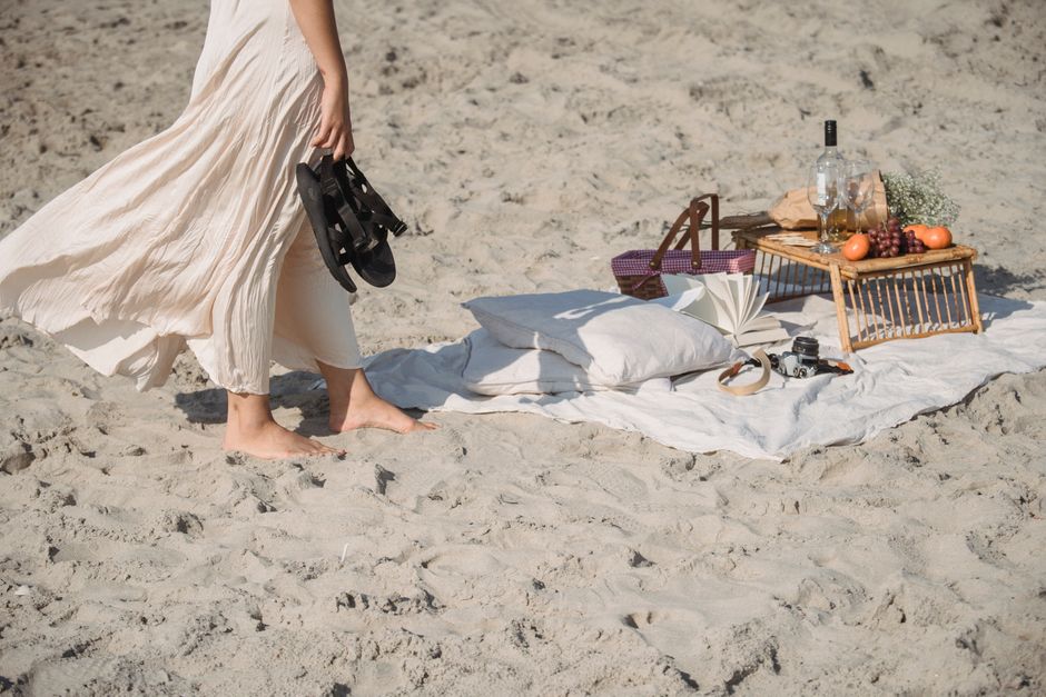 Essential Gear for a Fun and Relaxing Beach Picnic Experience